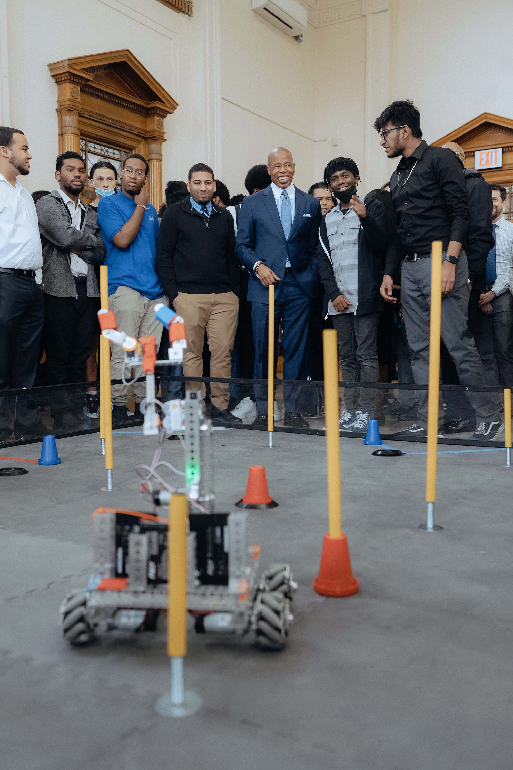 AoIT students showcasing our Mechanical Engineering program to New York City Mayor Eric Adams